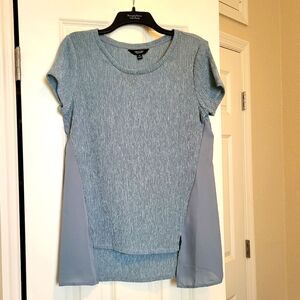 Simply Vera Wang size M sage green hi low short sleeve top